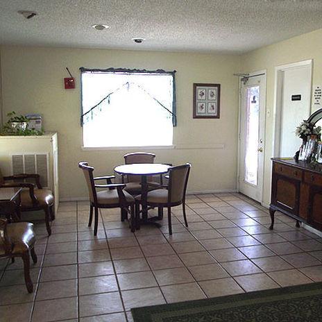Glen Rose Inn & Suites 내부 사진