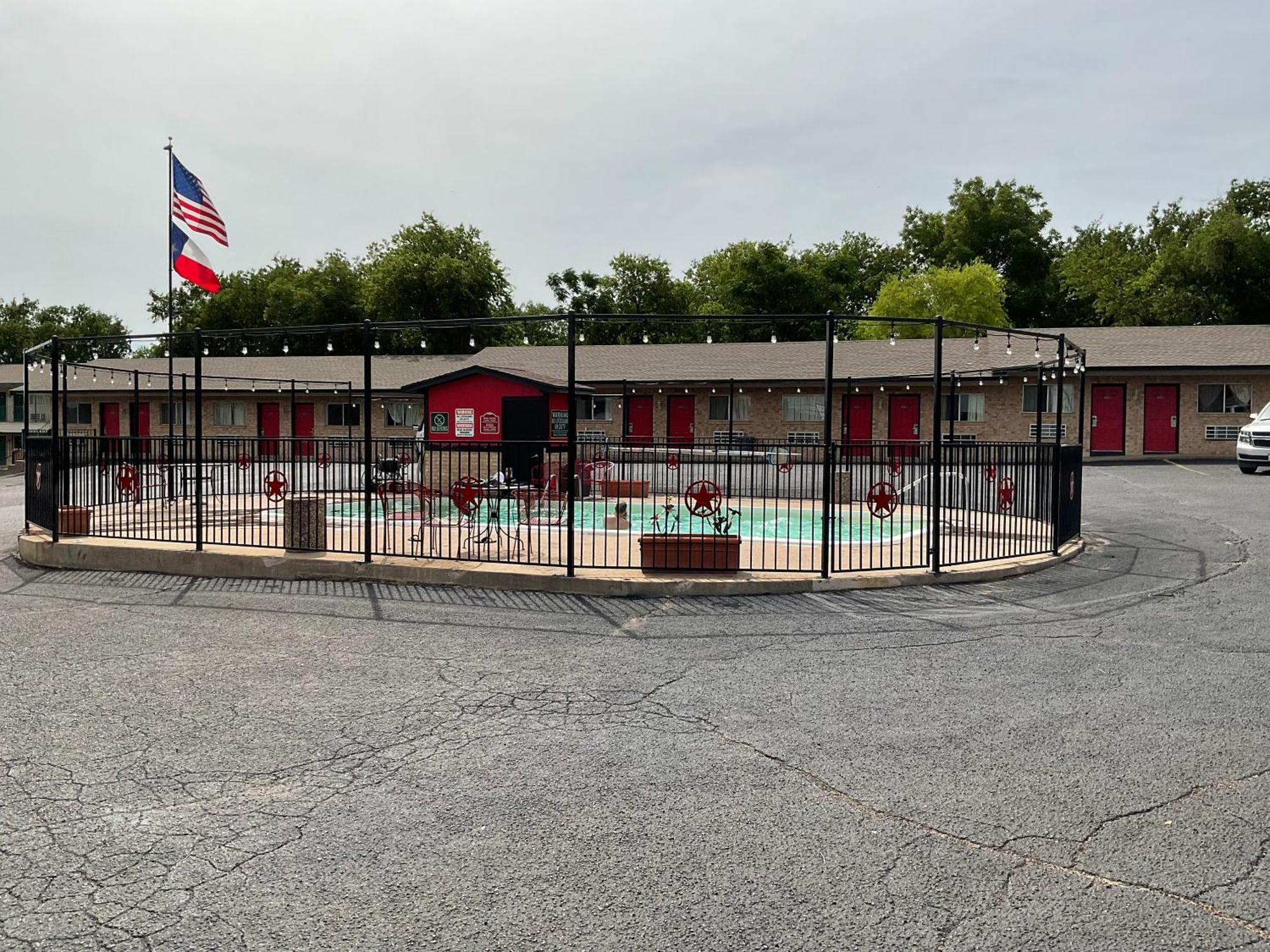 Glen Rose Inn & Suites 외부 사진
