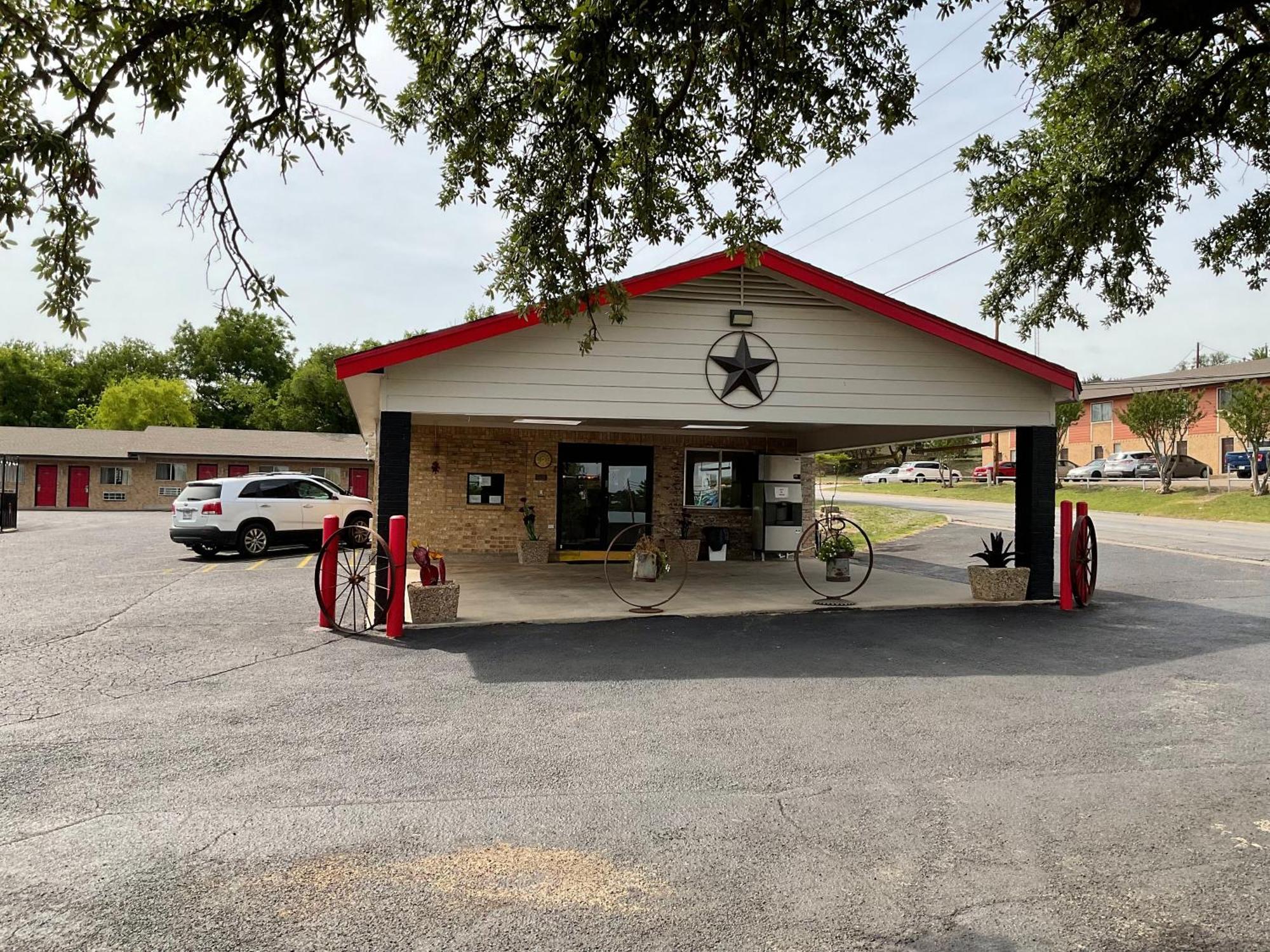 Glen Rose Inn & Suites 외부 사진